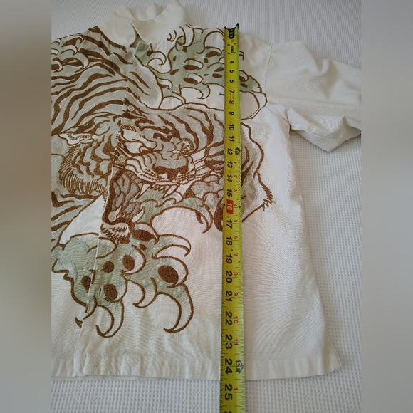 Bershka Men's Beige Graphic Shirt Size S - Picture 5 of 8